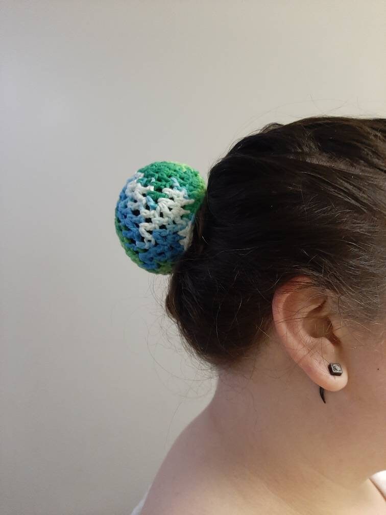 Customizable crochet bun cover