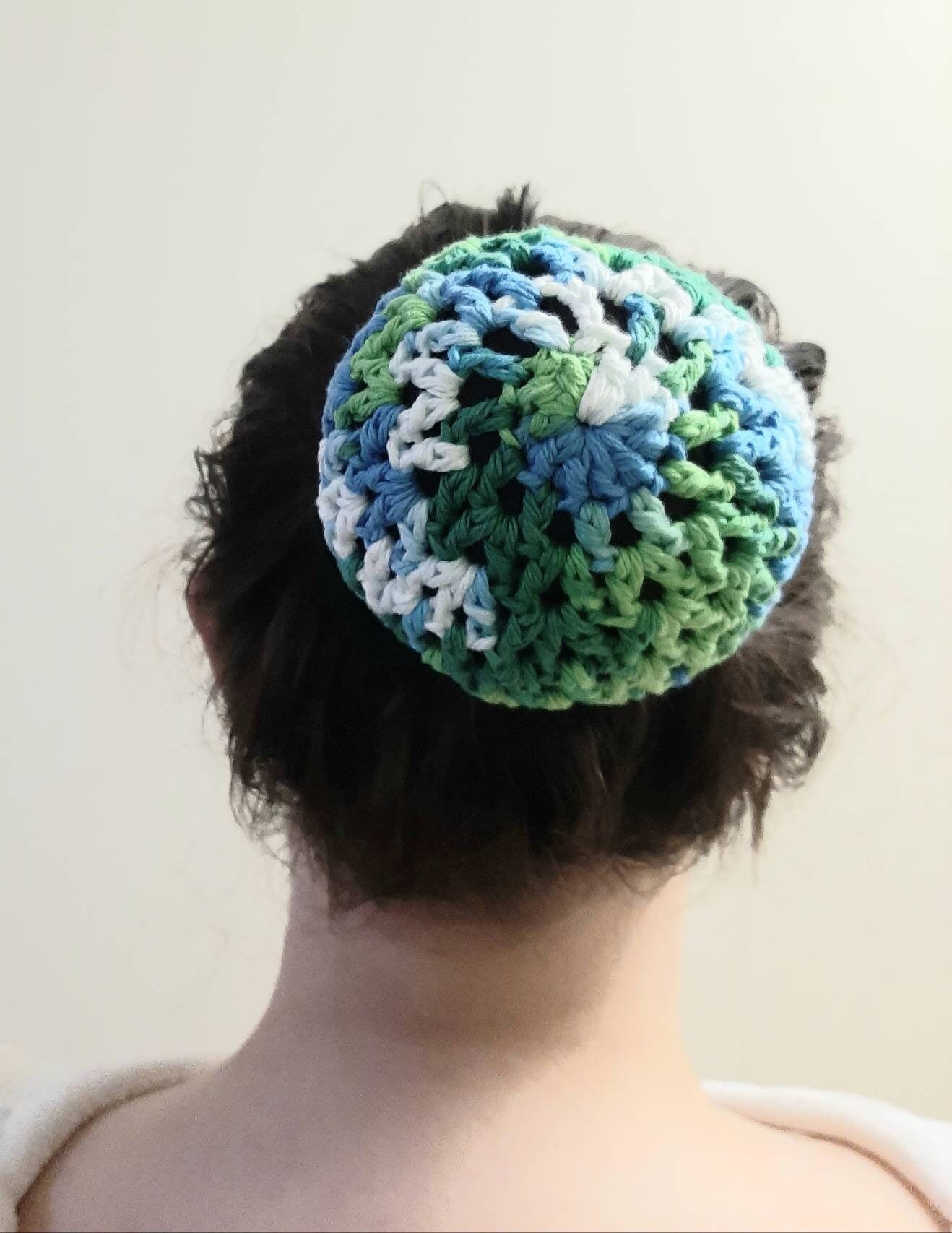 Customizable crochet bun cover